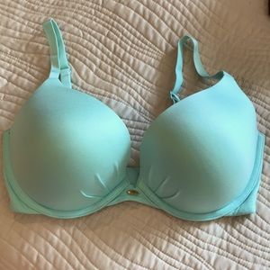 Victoria’s Secret Fabulous bra 34DD NWOT
